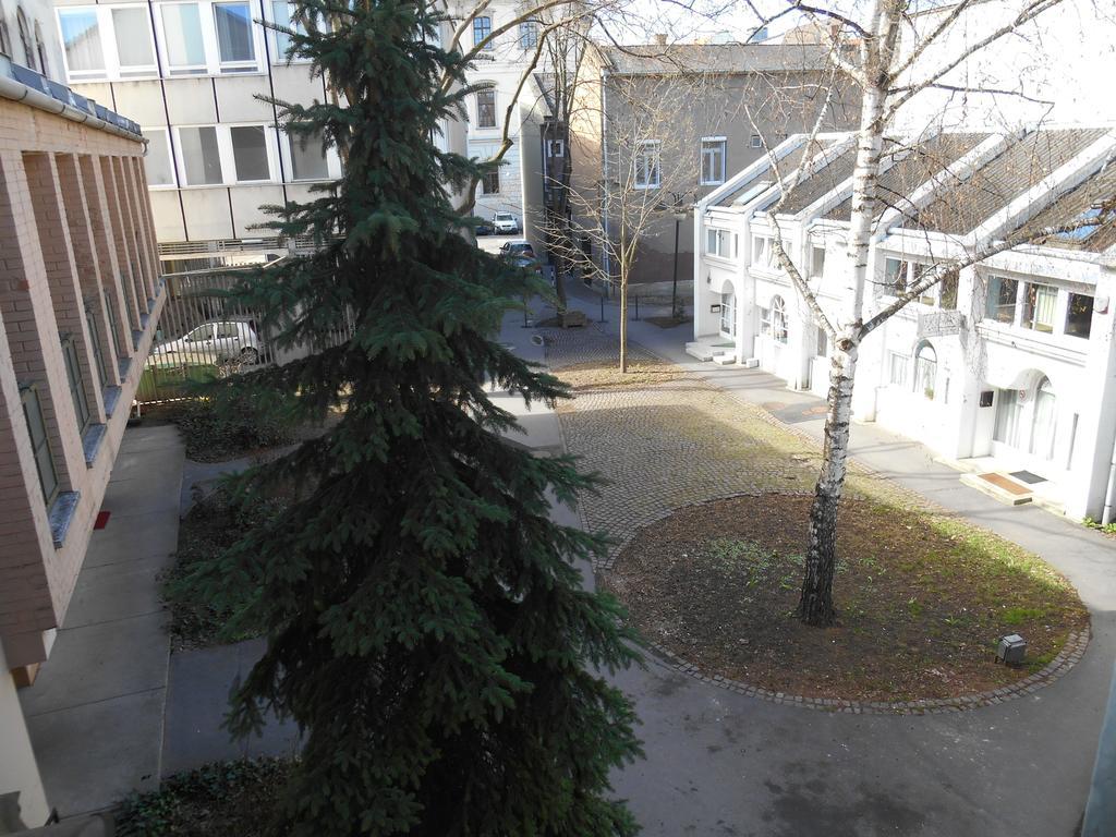 Апартаменты Akos Apartman Эгер Экстерьер фото