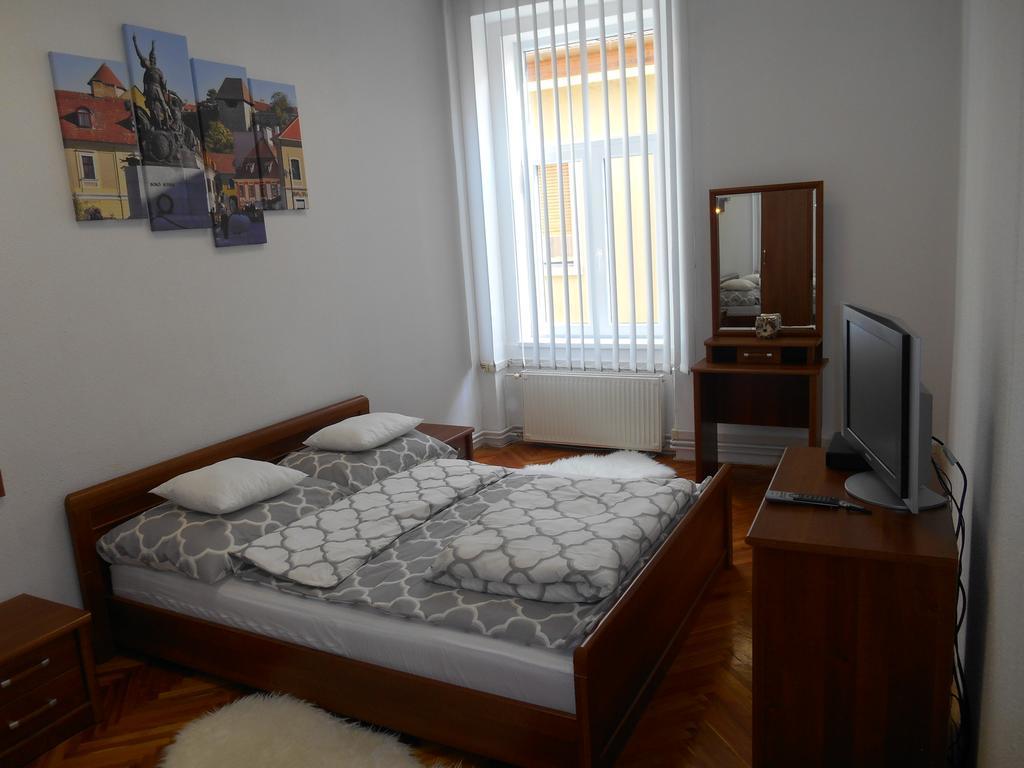 Апартаменты Akos Apartman Эгер Экстерьер фото